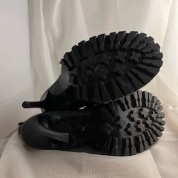 TORY BURCH Lyle Black Leather Fringe Lug Sole Stiletto Ankle Booties Sz 10B NWOT - Picture 4 of 4